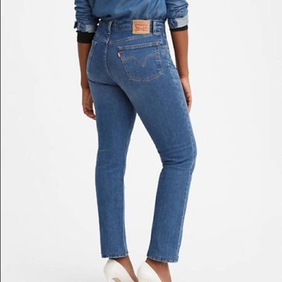 Levi's Denim - Levi’s Boyfriend high rise dark wash blue Jeans